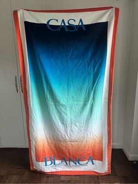 NWT Casablanca Gradient Printed Beach Towel